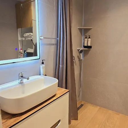 Arkle 3 Apartment *